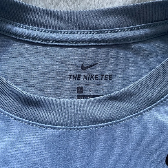 Nike top - Picture 3 of 4